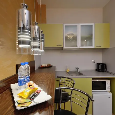 Fantasy Apartaments And Studios Avenue Комплекс Фантазия Хисаря Exterior photo